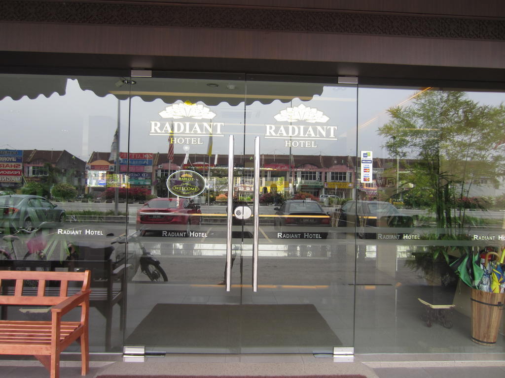 Radiant Hotel Sitiawan Exterior photo