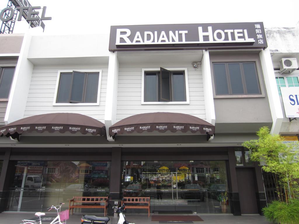 Radiant Hotel Sitiawan Exterior photo