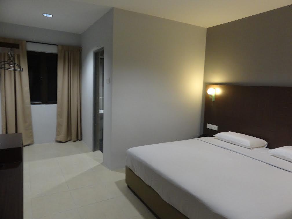 Radiant Hotel Sitiawan Exterior photo